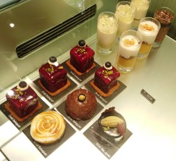 35,35,306,288.302399