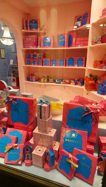 35,35,304,317.414154